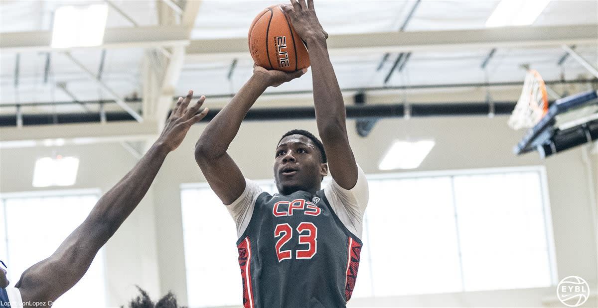 G.G. Jackson about to shoot a basketball